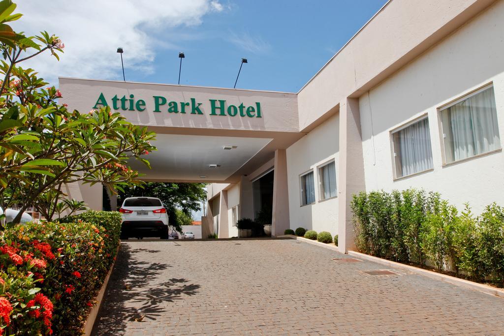 Attie Park Hotel Uberlândia Екстериор снимка